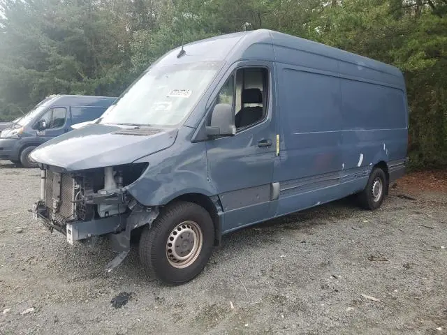 WD4PF1CD9KP151775