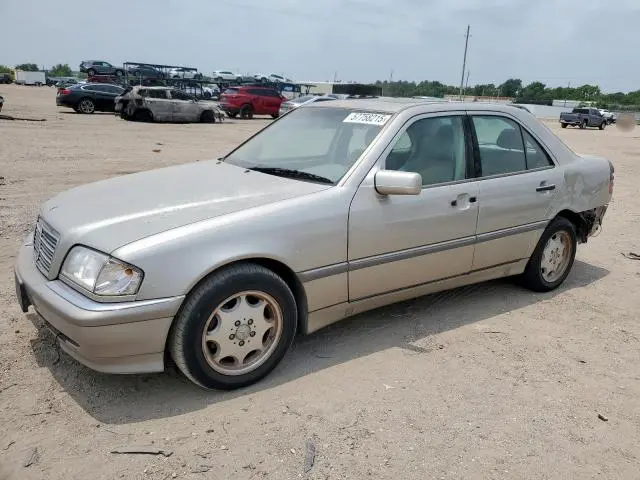 WDBHA24G4XA681981