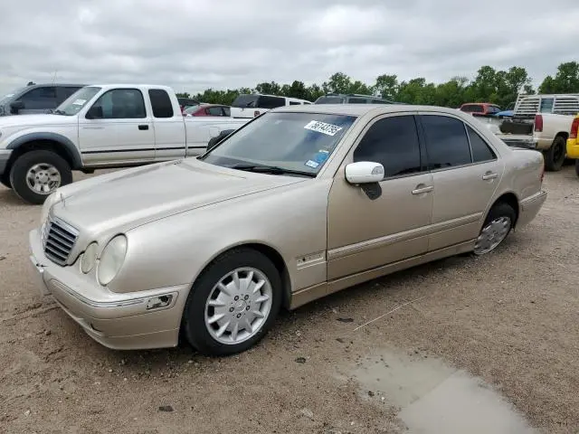 WDBJF65J2YB148110