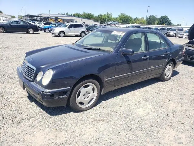 WDBJF70H1XA762595