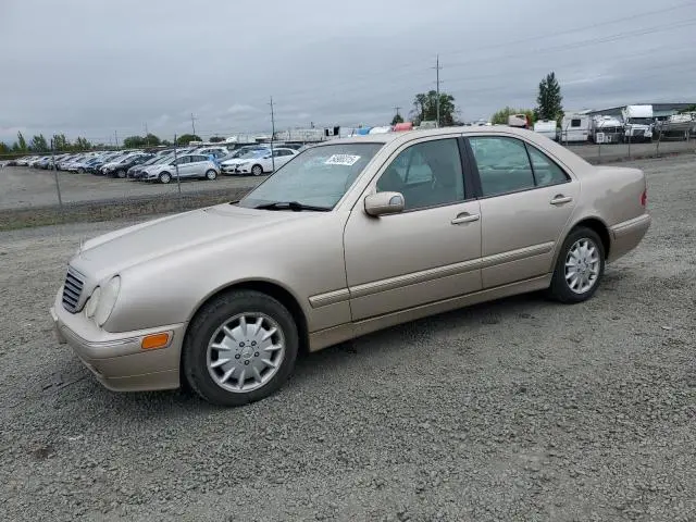 WDBJF82J4YX039487