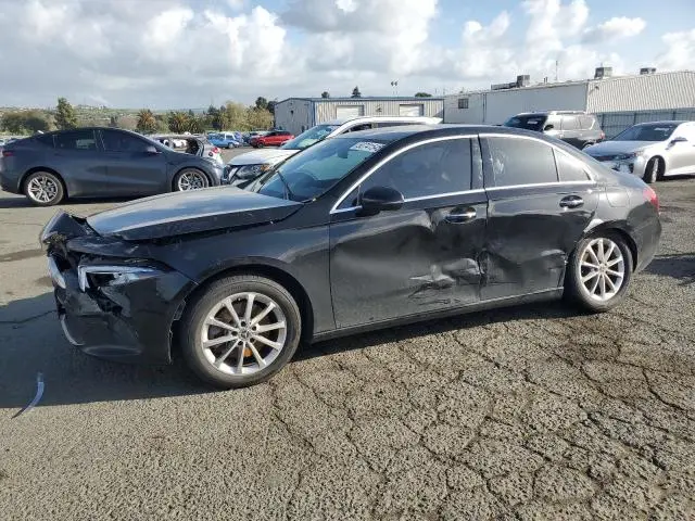 WDD3G4EB9KW029061