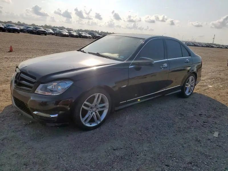 WDDGF4HB4CR221908