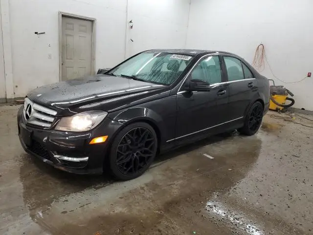 WDDGF8BB0CR208024