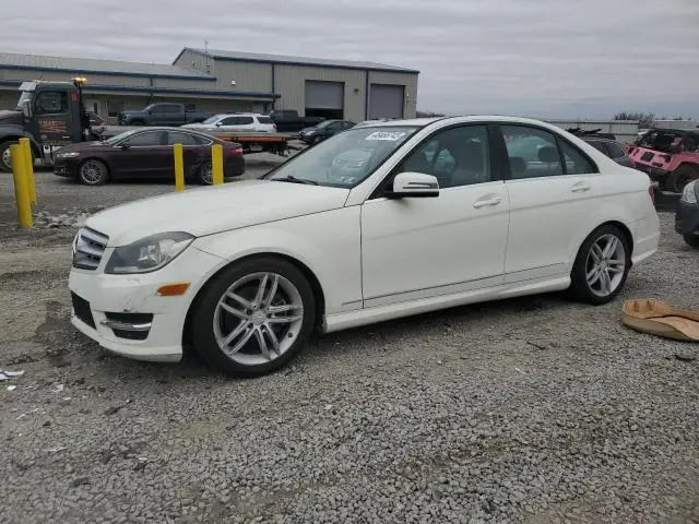 WDDGF8BB4CR200038
