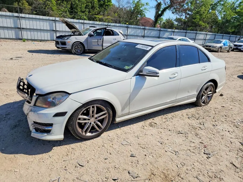 WDDGF8BB4CR203022