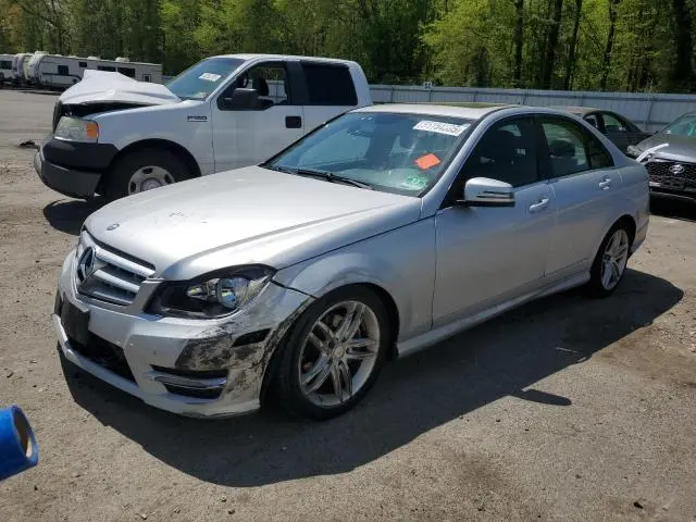 WDDGF8BB4CR226008