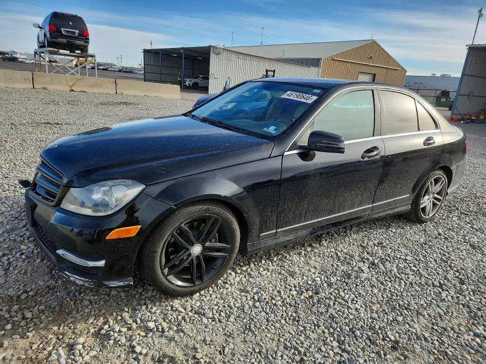 WDDGF8BB5CR233288