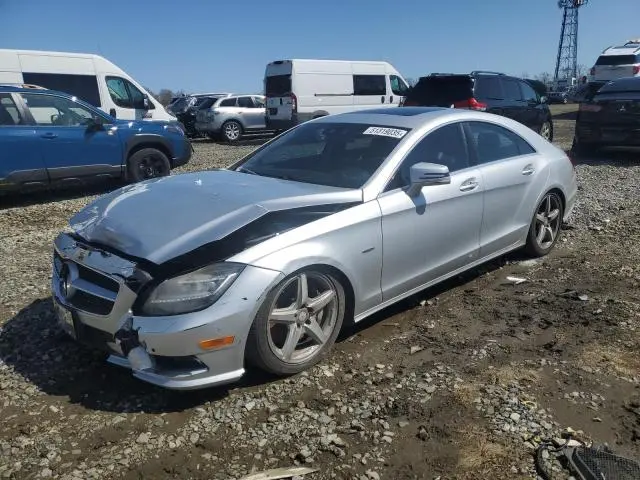 WDDLJ9BB8CA049092