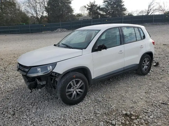 WVGAV7AX5CW523800