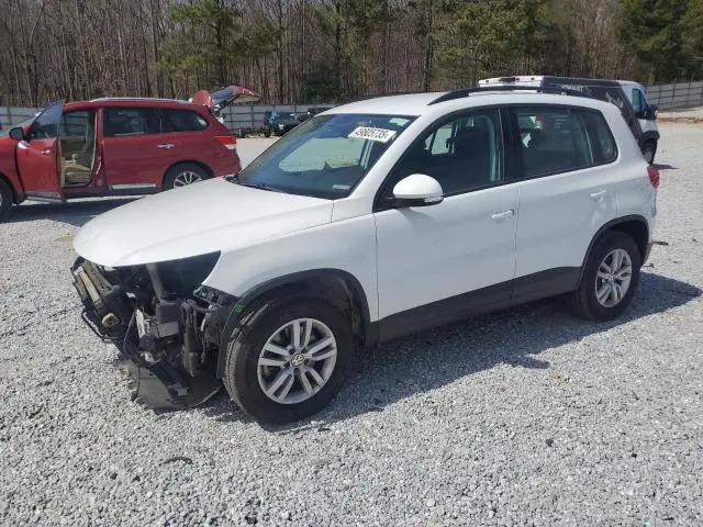 WVGAV7AX5HK028494