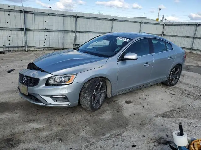YV1902TH0F1318833