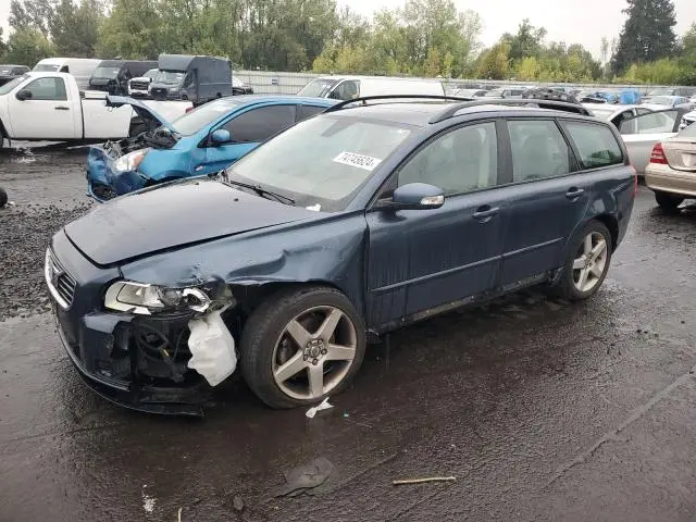 YV1MW382X82382152