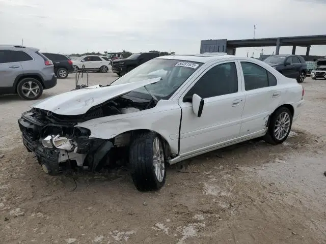 YV1RS592682685375