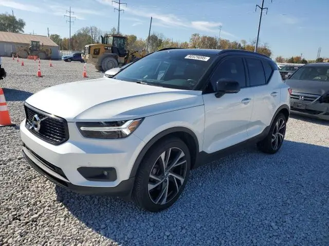 YV4162UM7L2183690