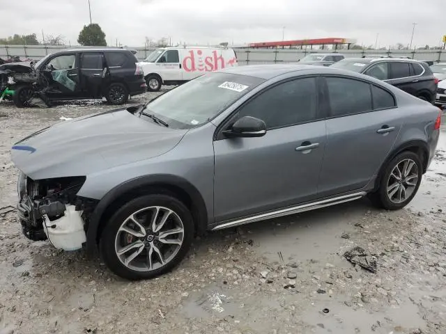 YV4612UMXG2001796