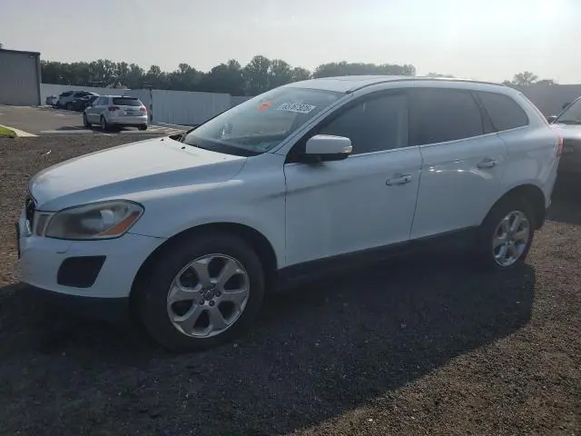 YV4952DZXD2408378